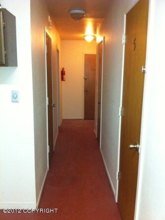 529 W 75th Ave, Anchorage, AK 99518 - photo 6