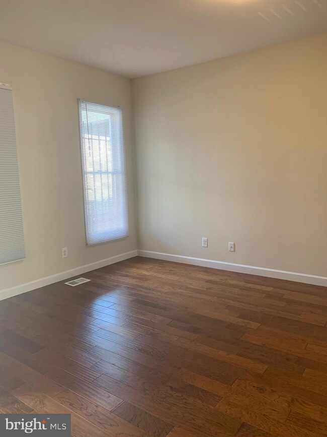 2813 Hilldale Ave, Baltimore, MD 21215 - photo 6