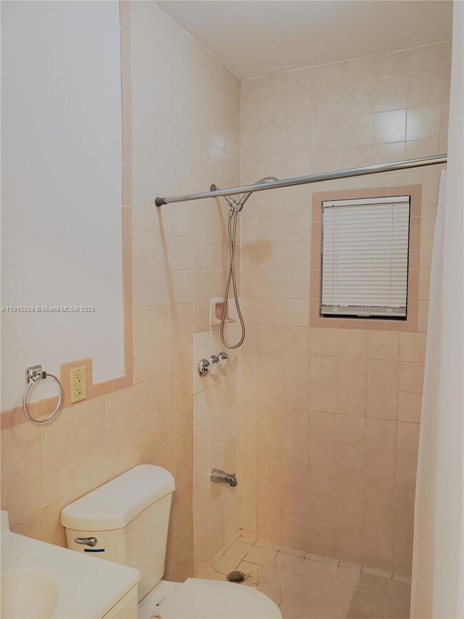 2140 SW 25th St unit A, Miami, FL 33133 - photo 4