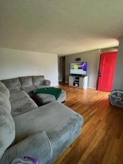 1018 Wedgewood Dr, Columbus, OH 43228 - photo 4