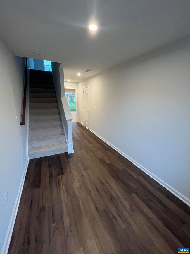 5981 Mccomb St, Crozet, VA 22932 - photo 6