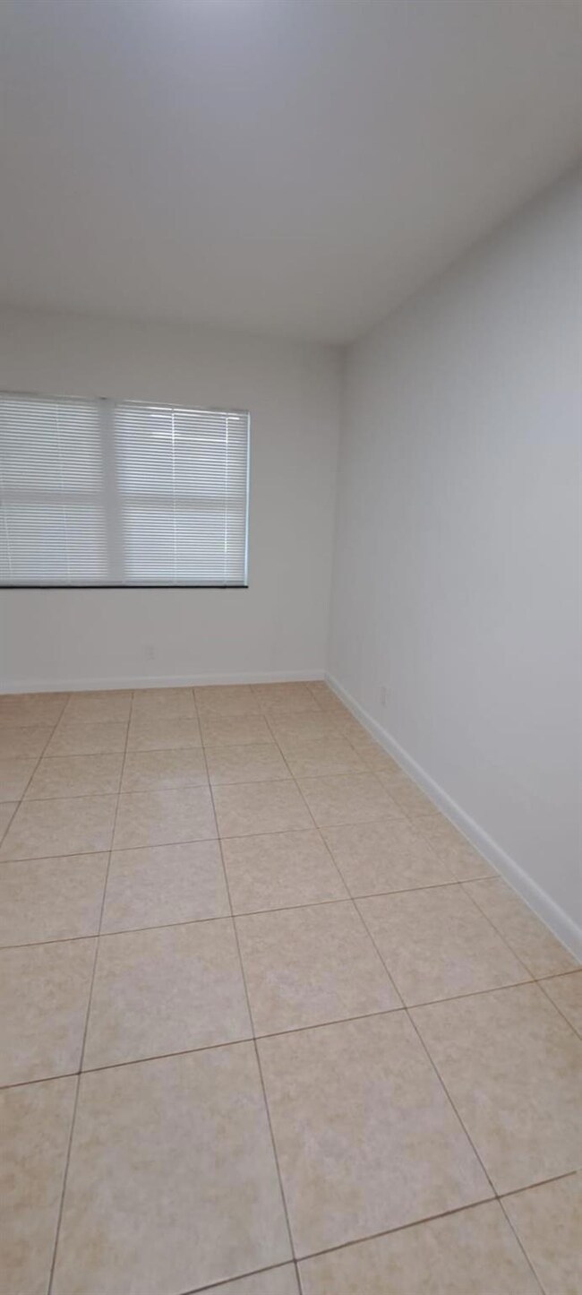 3030 NE 21st Terrace unit 8, Fort Lauderdale, FL 33306 - photo 5