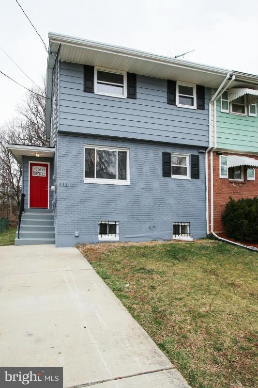 809 Carrington Ave, Capitol Heights, MD 20743 - photo 2