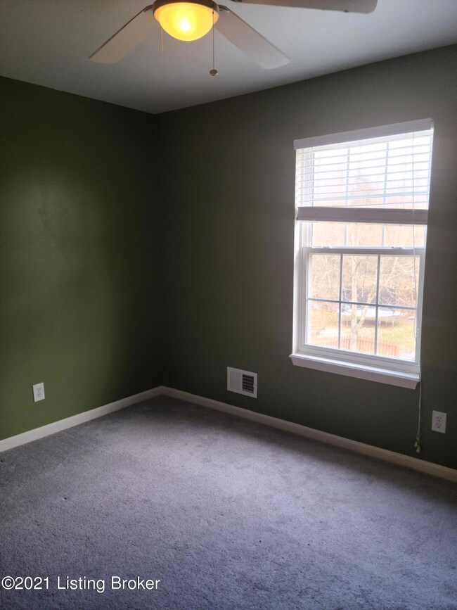 8703 Sanctuary Ln, Louisville, KY 40291 - photo 5