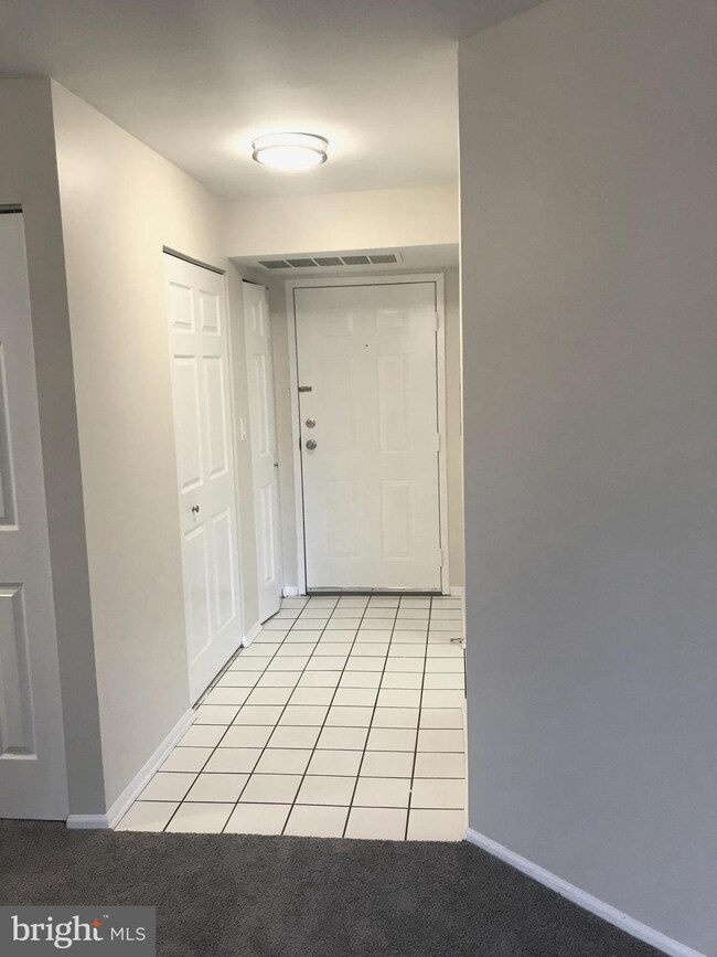 2901 Fallstaff Rd unit 505, Baltimore, MD 21209 - photo 2