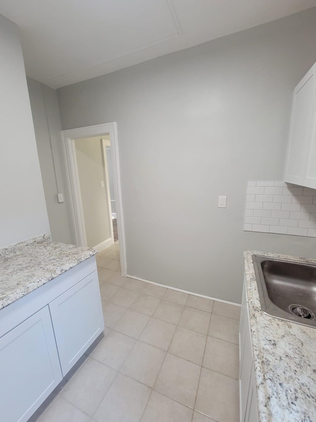 209 Mallory Ave unit 2r, Jersey City, NJ 07304 - photo 3