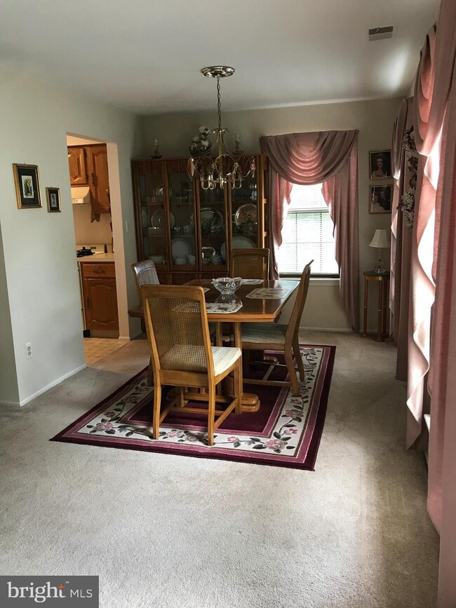 239 Wyndham Place, Trenton, NJ 08691 - photo 4