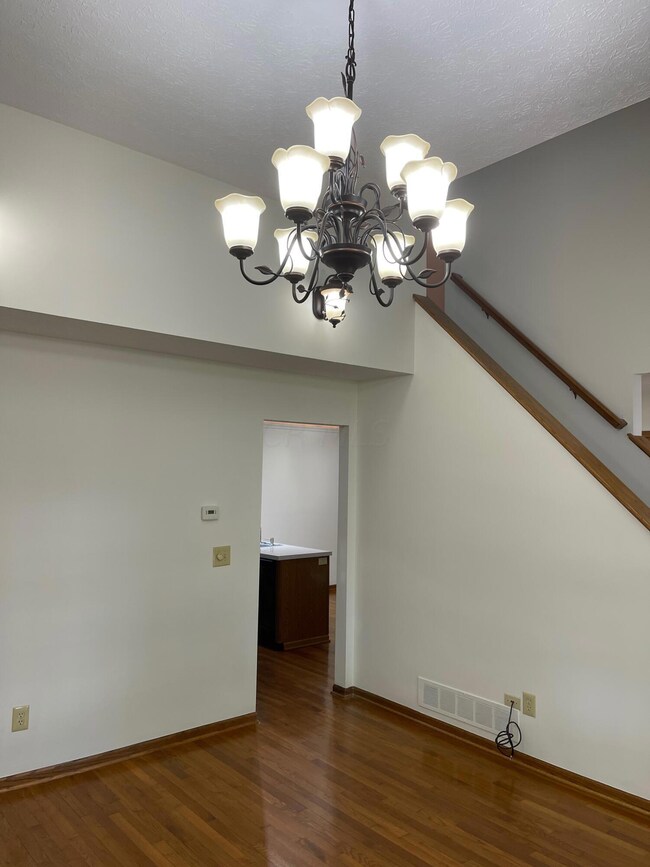 869 Chesterview Ct, Galloway, OH 43119 - photo 7