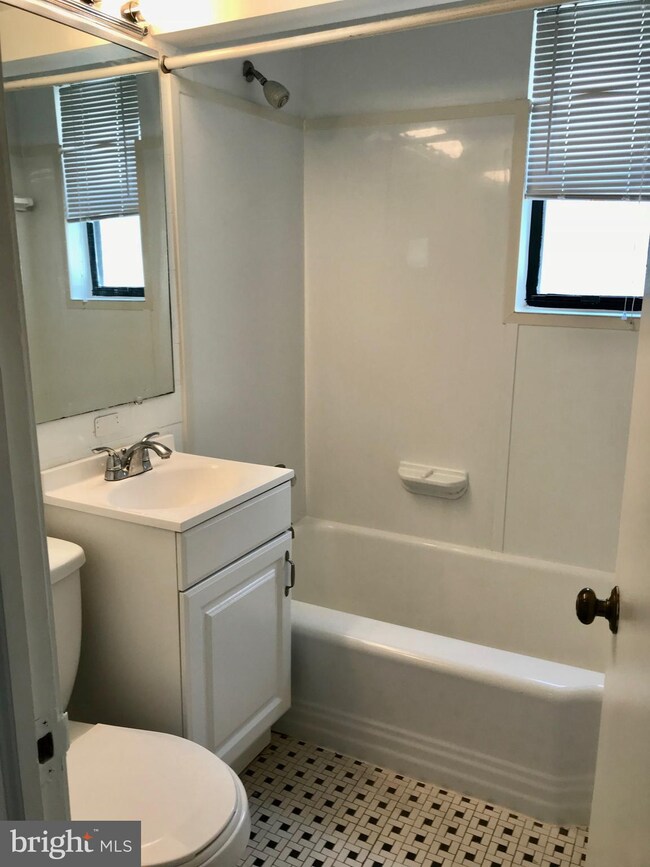 3817 Davis Place NW unit 3, Washington, DC 20007 - photo 6
