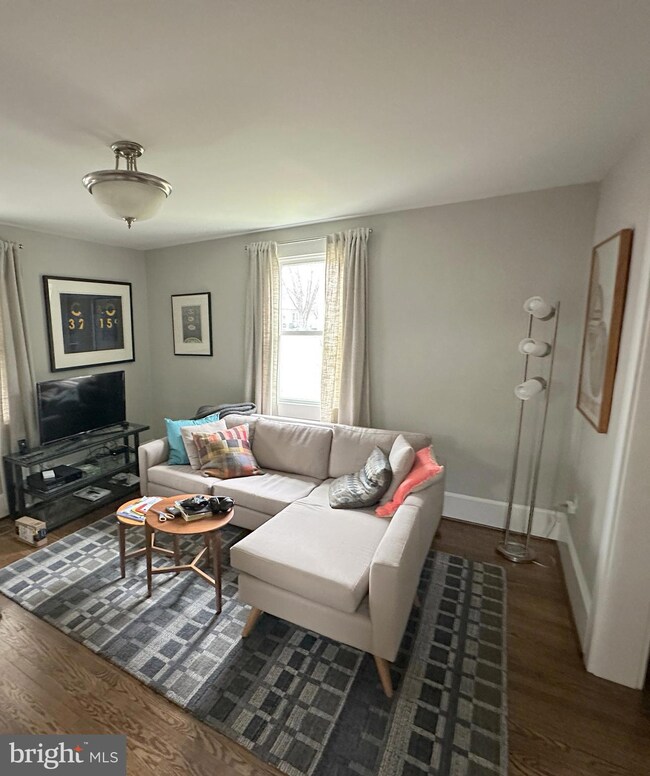 310 S 12th St, Purcellville, VA 20132 - photo 7