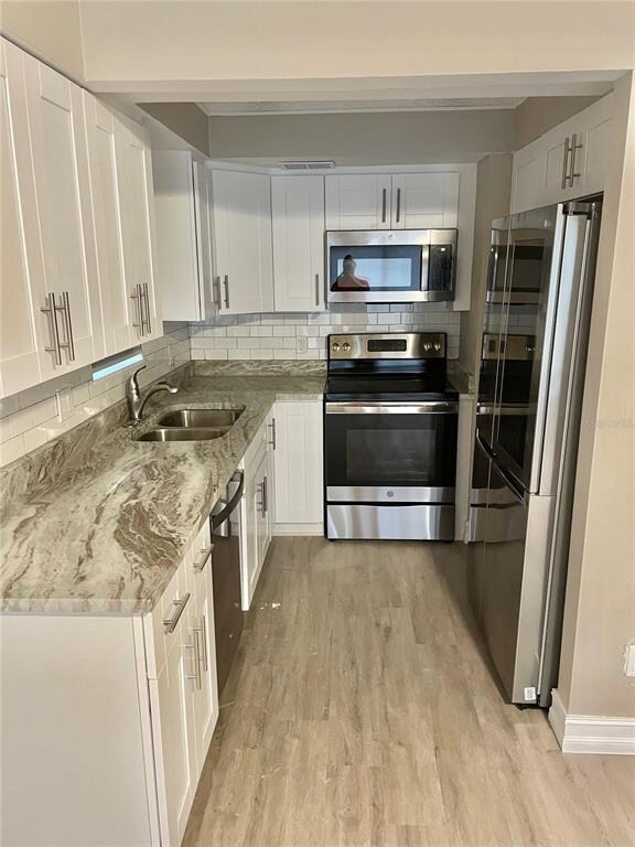 519 Sutton Place, Longboat Key, FL 34228 - photo 3