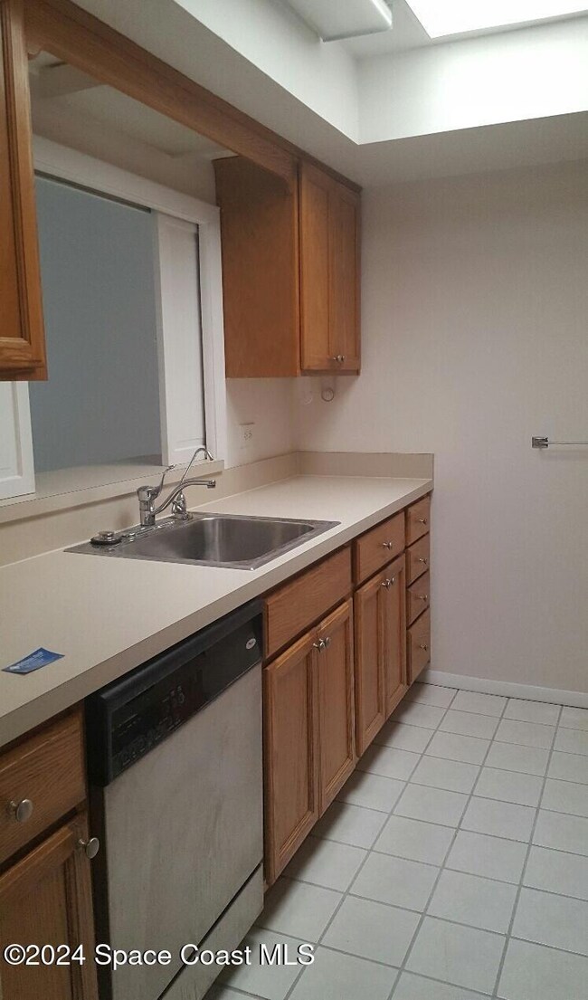 Kitchen w/sky light