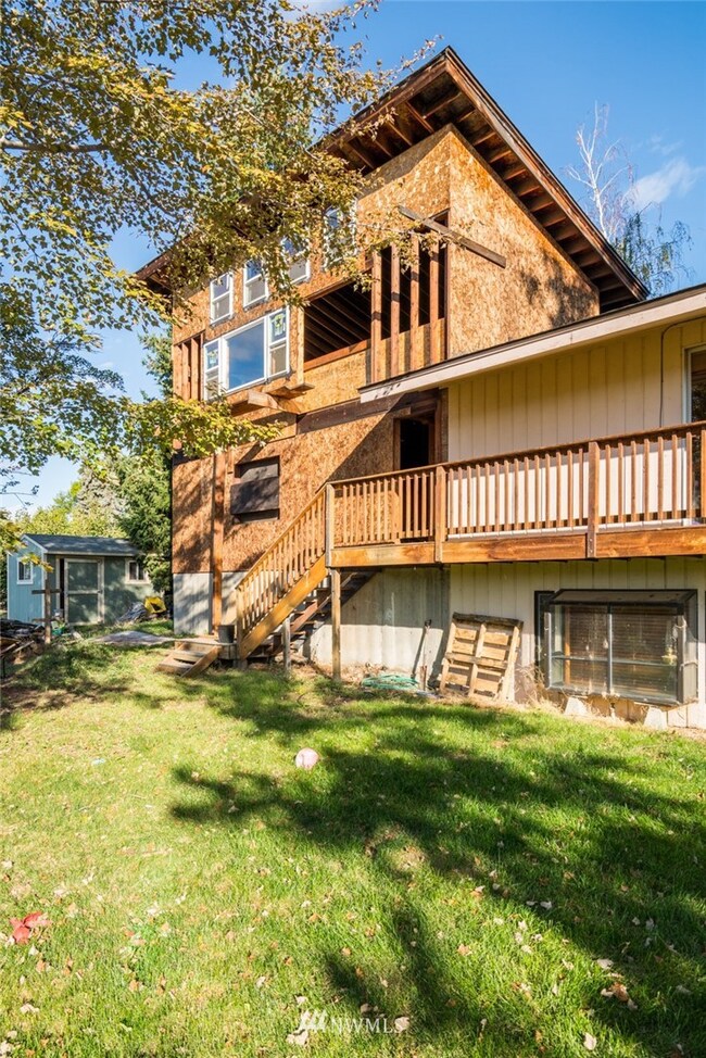 1810 8th St SE, East Wenatchee, WA 98802 - photo 5