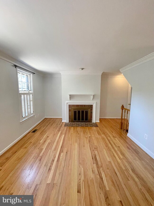 1208 W Abingdon Dr, Alexandria, VA 22314 - photo 6