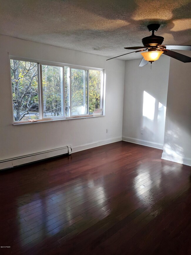 136 Roundhill Rd, Dingmans Ferry, PA 18328 - photo 3