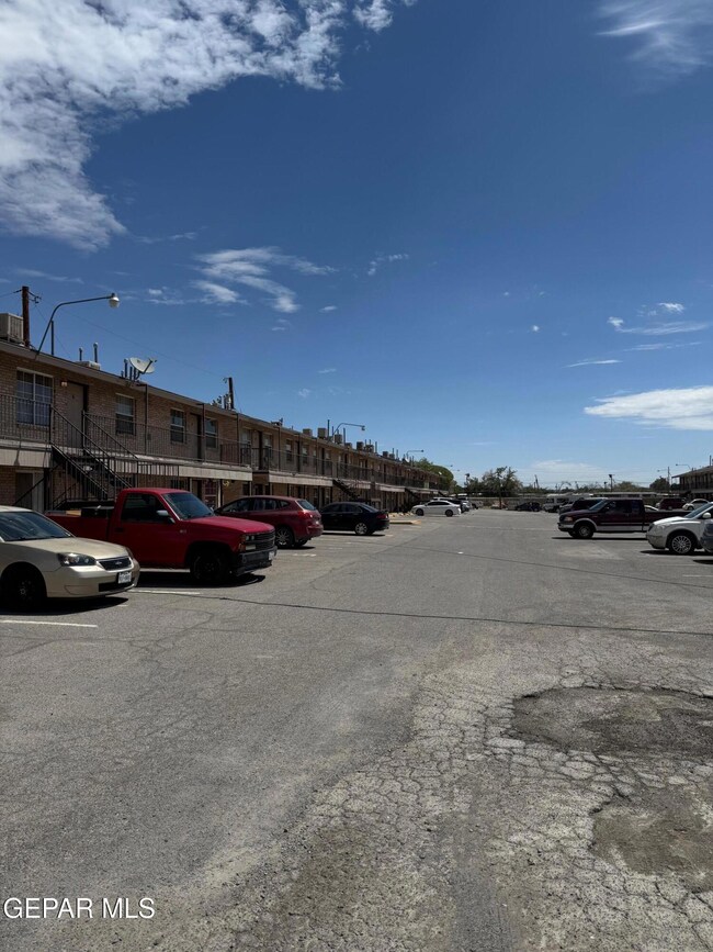 8507 Alameda Ave unit 3, El Paso, TX 79907 - photo 2