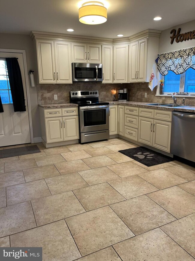 326 Lafayette Rd, Penns Grove, NJ 08069 - photo 7