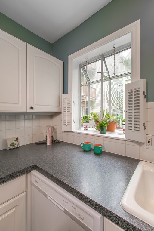 34 Camp St unit 1, Cambridge, MA 02140 - photo 6