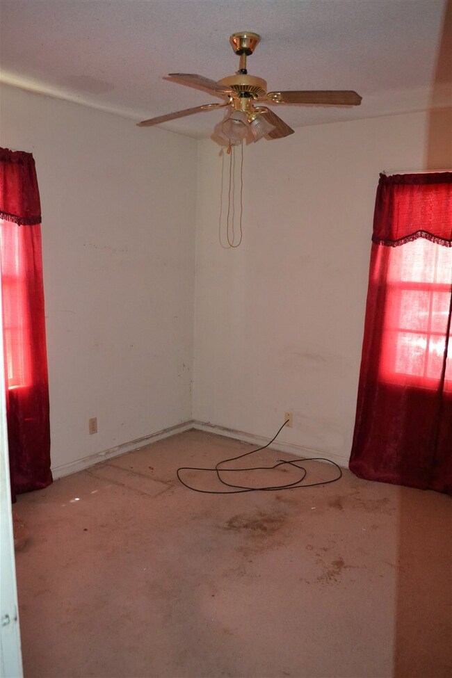 108 SW 27th St, Topeka, KS 66611 - photo 6