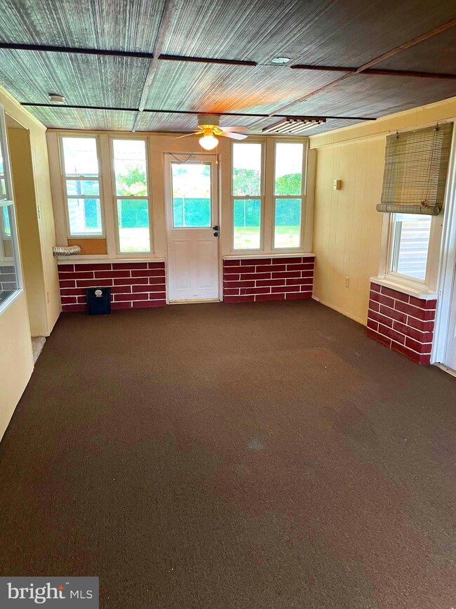 344 Blue Ridge Dr, Levittown, PA 19057 - photo 7