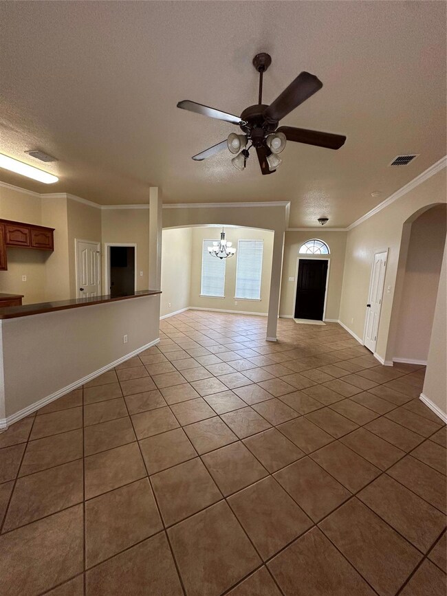 111 Churchill Cir, Weatherford, TX 76085 - photo 4