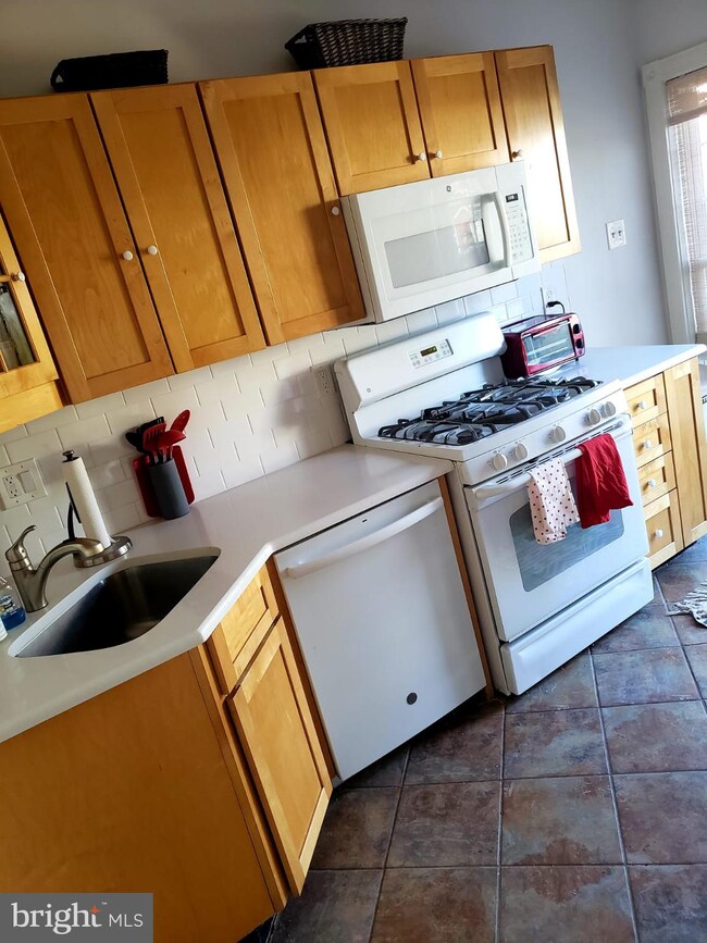 109 Ellis St, Haddonfield, NJ 08033 - photo 2