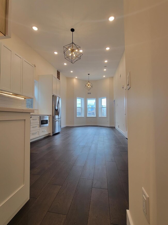 431 Gregory Ave unit 2, Weehawken, NJ 07086 - photo 6