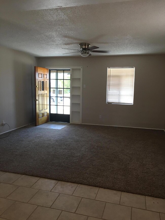 1110 Del Rio St, El Paso, TX 79915 - photo 3