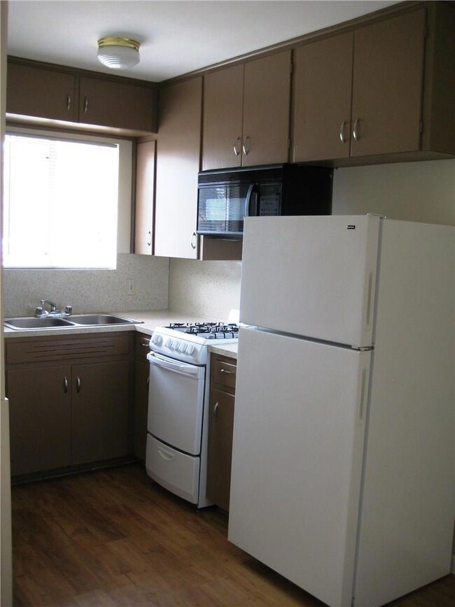 926 E Dean Keeton St unit 210, Austin, TX 78705 - photo 5