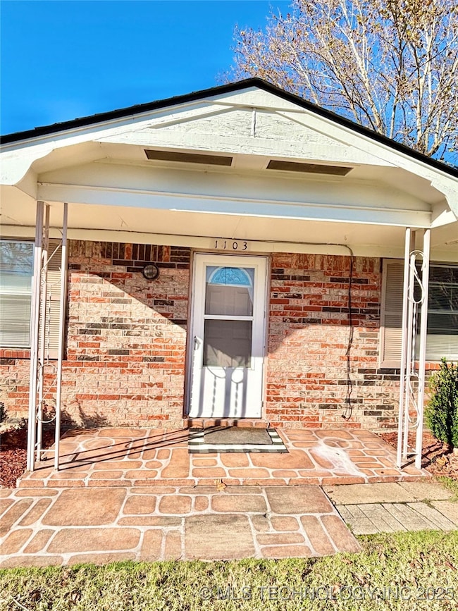 1103 NW 9th St, Stigler, OK 74462 - photo 3