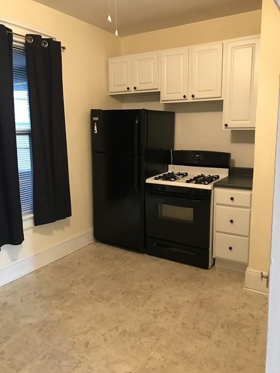 39 Oconnor Ave unit 2R, Holyoke, MA 01040 - photo 2