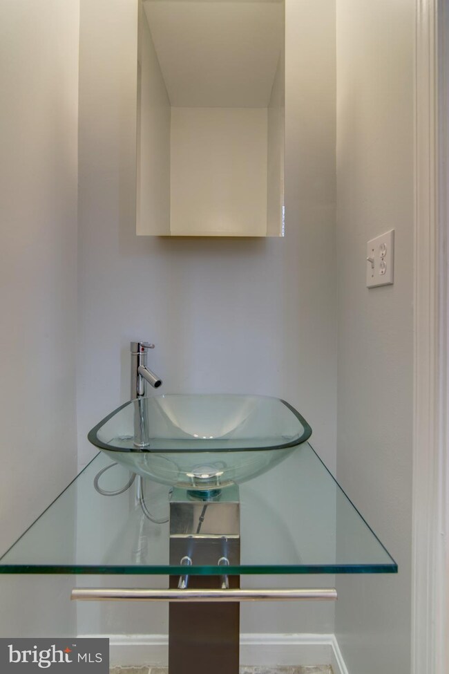 46775 Keswick Square, Sterling, VA 20165 - photo 6