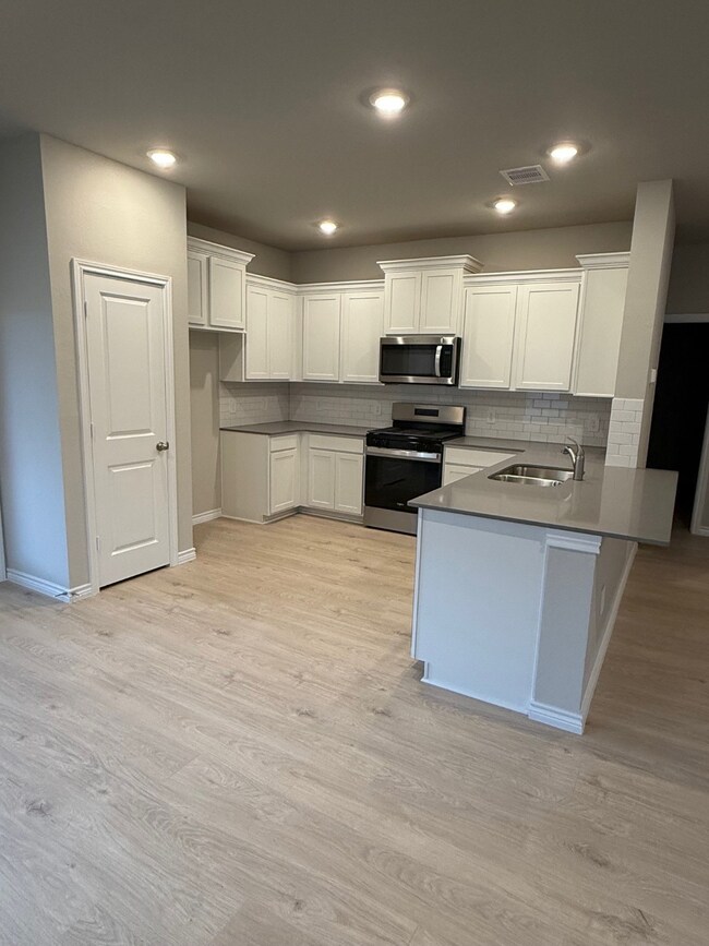 1204 Canton Dr, College Station, TX 77845 - photo 7