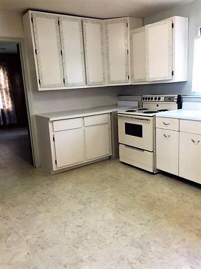 875 Lawnsdale Rd, Medford, OR 97504 - photo 4