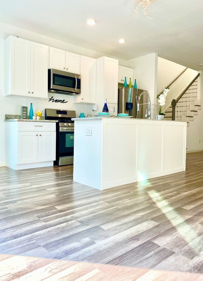 314 Dorchester St, Houston, TX 77022 - photo 2