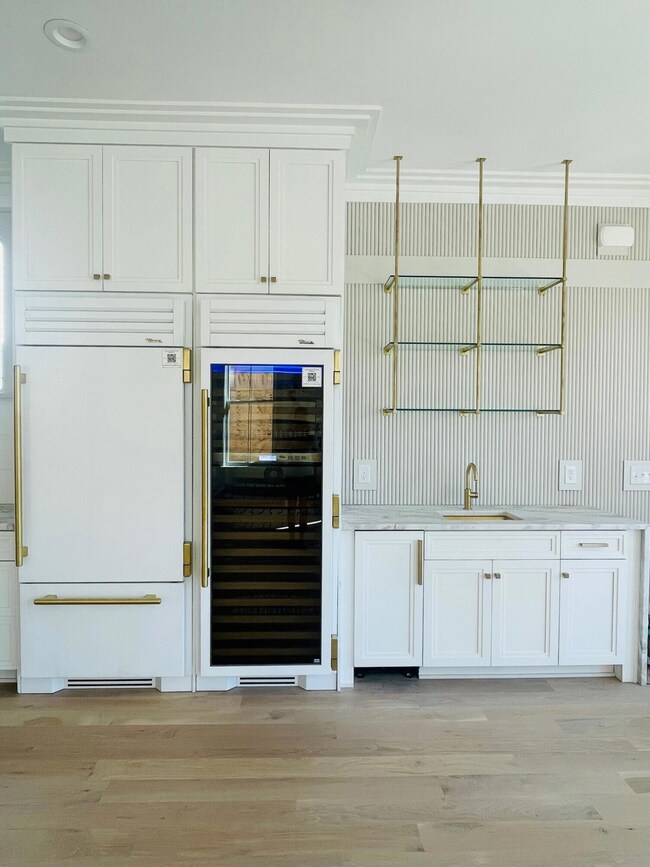24 Wet Bar