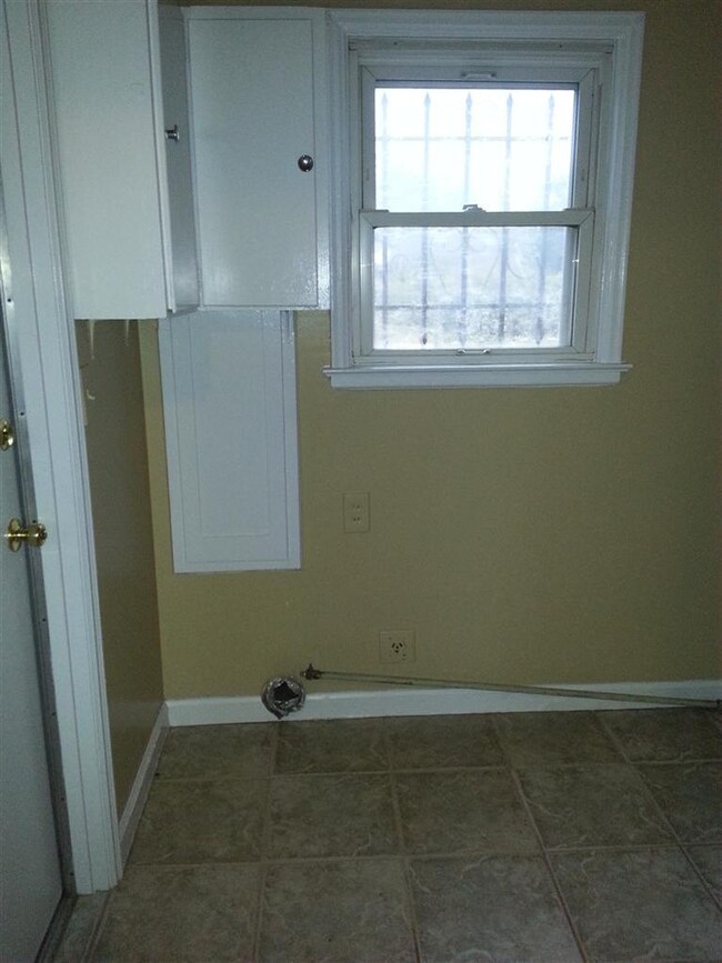 Laundry room off kitchen