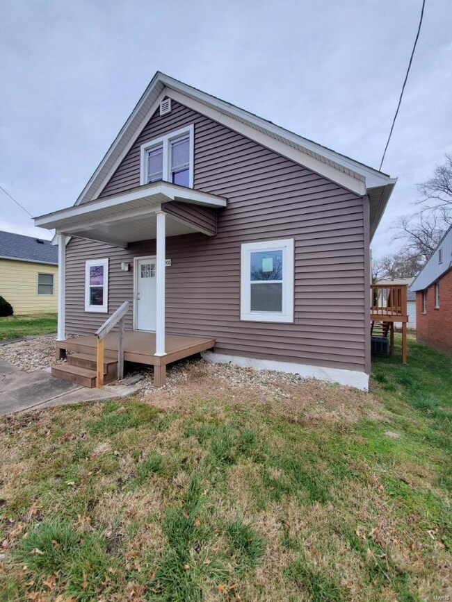 2206 S Center St, Maryville, IL 62062 - photo 2