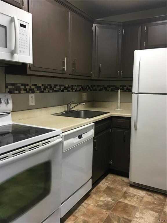 526 Broad St unit 2, Emmaus, PA 18049 - photo 3