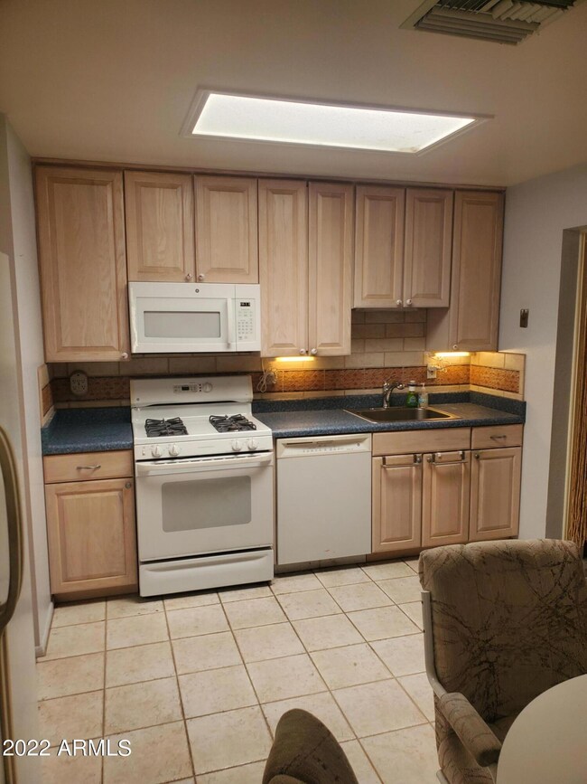 7553 E Dewan Cir, Mesa, AZ 85208 - photo 5