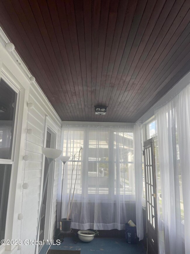 822 Lancaster St, Albany, NY 12203 - photo 4