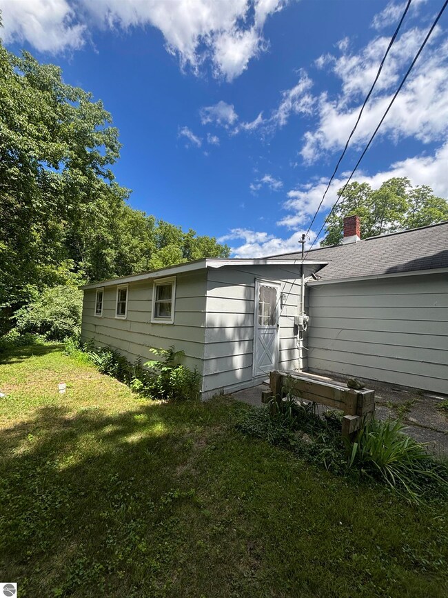 232 W Burdickville Rd, Maple City, MI 49664 - photo 3