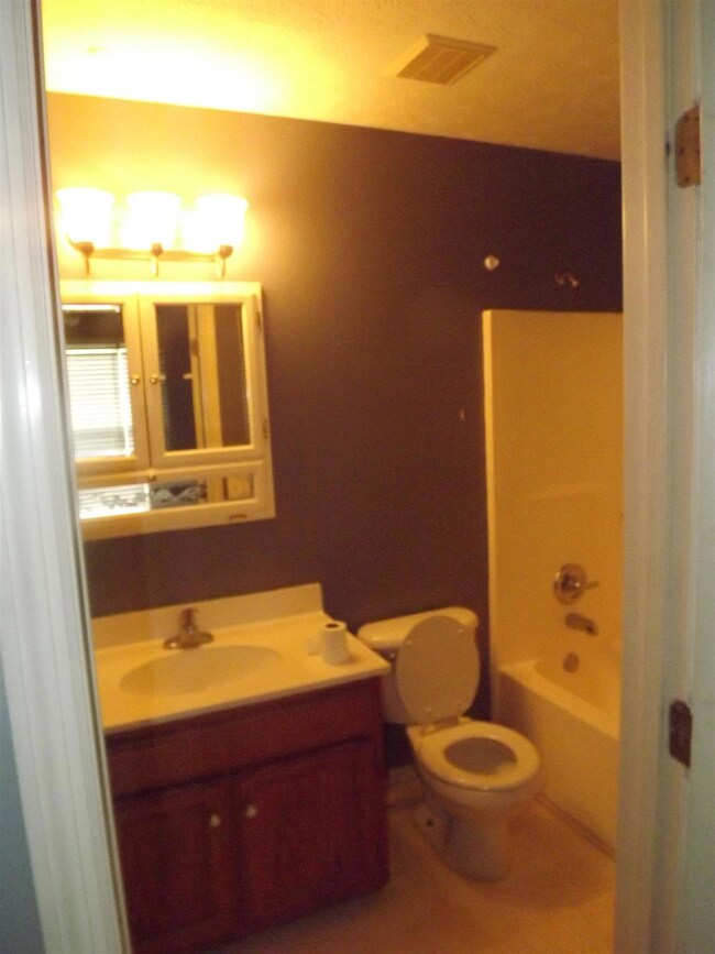 105 Choctaw Dr, Shelbyville, TN 37160 - photo 6