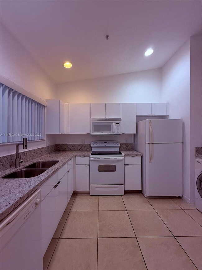 3820 SW 48th Ave unit E31, Hollywood, FL 33023 - photo 3