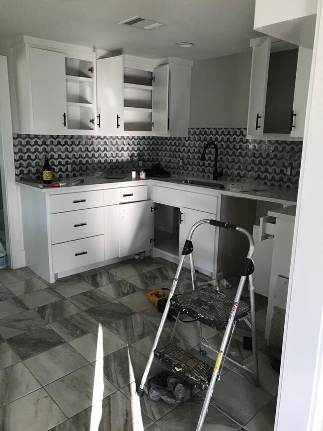 607 Malone St, Tomball, TX 77375 - photo 3