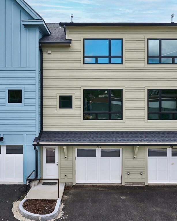 10 Hawley St unit 3C, Northampton, MA 01060 - photo 2