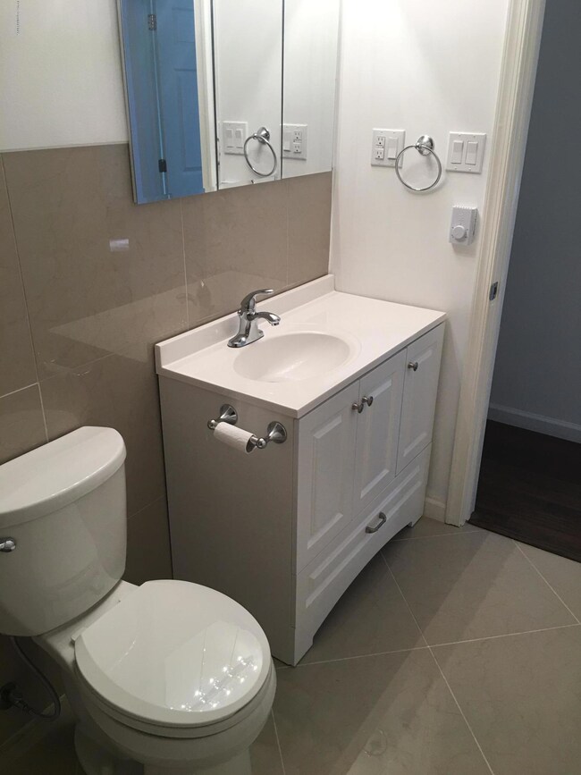 8878 Robinhood Dr, Kunkletown, PA 18058 - photo 7