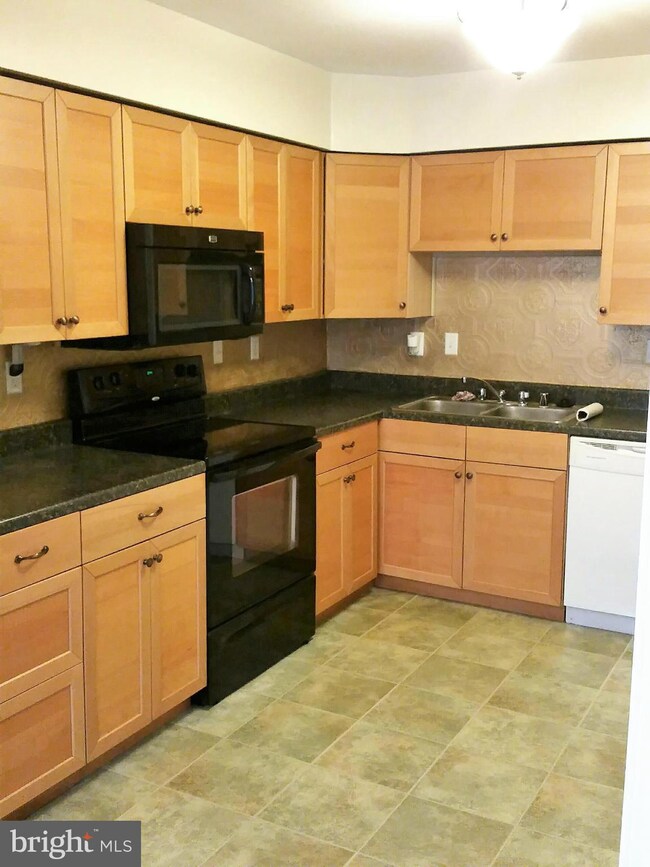 1034 Brinker Dr unit 102, Hagerstown, MD 21740 - photo 6