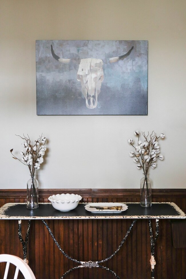 702 W Austin St, Fredericksburg, TX 78624 - photo 7