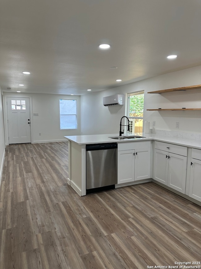 1418 Essex St, San Antonio, TX 78210 - photo 3